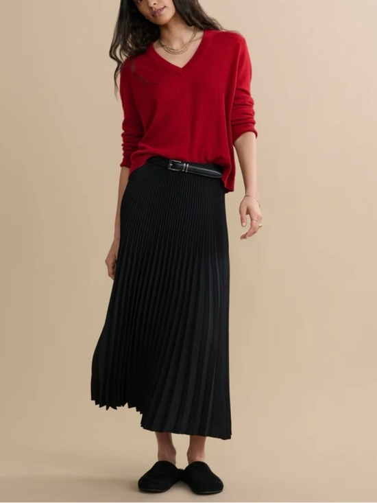 Jenni Kayne Dresses & Skirts - NWOT Jenni Kayne Pleated Midi Skirt Black Minimalist Elastic Waist Essential M